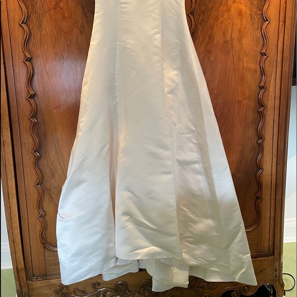 Custom made wedding gown - Picture 6 of 6